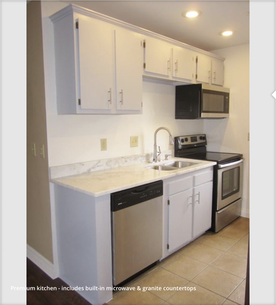 Kitchen - 321 S Poplar "Nantucket" Unit A Apartments