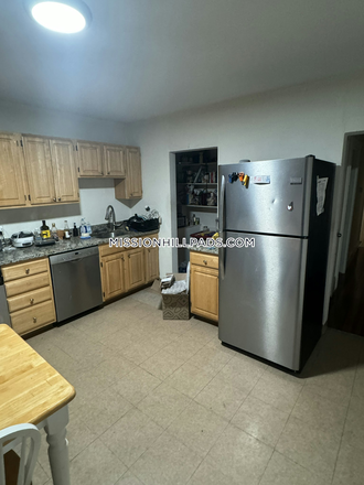 Kitchen - New Listing! 3 Bed 1 Bath on Hillside St. w/ Living Room,In Apartments Unit Laundry and Private Outdoor Space!