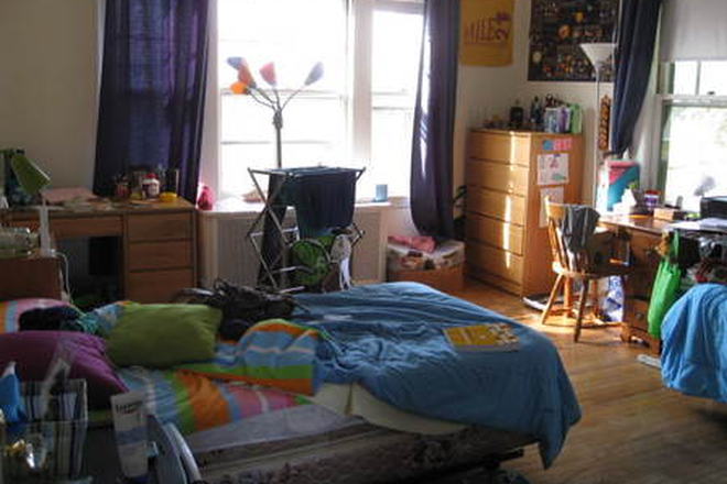 bed - Updated 11/5/24 5 bedroom 1.5 bath house, Manet Rd, 2026, No broker fee, 4 Parking spots included