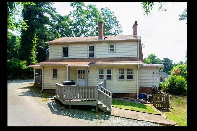 Outside view - Beautiful big house close to campus!