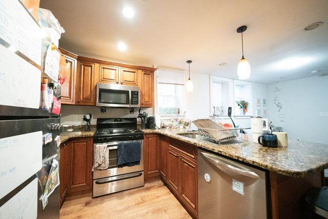 719 Parker St #1 - [No fee] 3 beds /1 bath near Northeastern U [modern finishes] Apartments