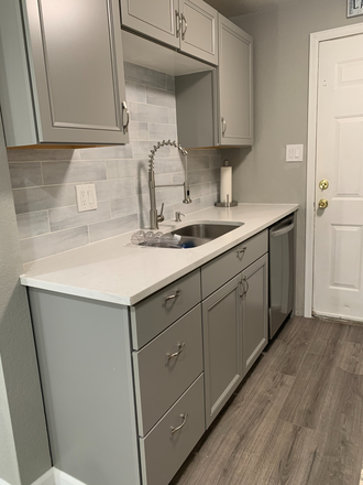 Main Kitchen - House Next to Anschutz Campus