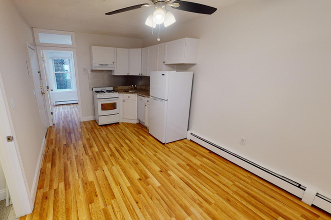 Living Space - Charming 2 Bedroom Apartment! Great North End Location!