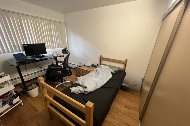 Bedroom - Newton Court, Graduate Family Housing 2025 Summer Sublease Apartments