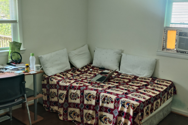 Bedroom - House close to campus