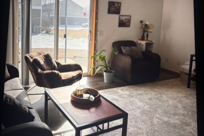 Living room - Townhouse sublease available!