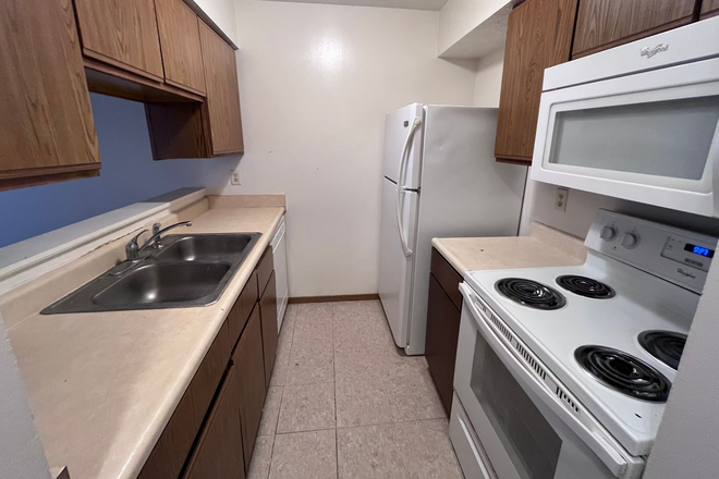 Kitchen - River Cross Apartments