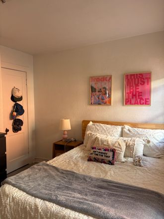 Bedroom - House on Pleasant Close to Campus