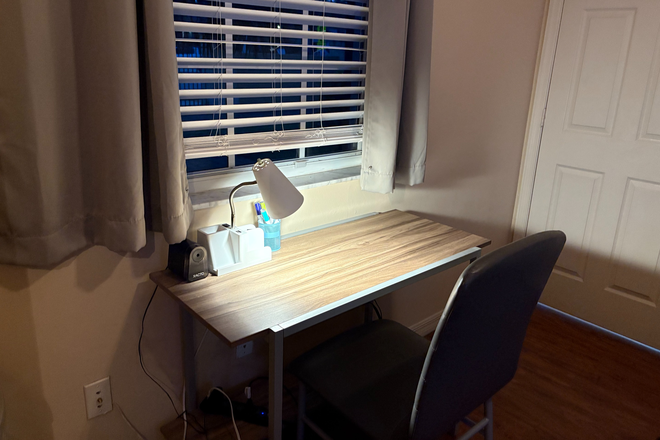 Desk in Bedroom - Sublease Room in Vie Villas Townhouse (Male) Walk/Bike/Shuttle to FAU