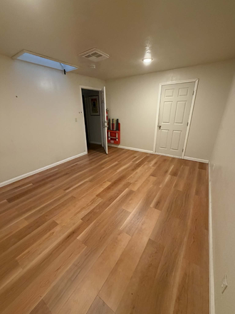 Bedroom without the furniture - 3 + rooms -$1250 Beautiful Safe House in the Redwoods (El Sobrante)