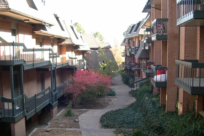 Courtyard - Varsity Townhouses