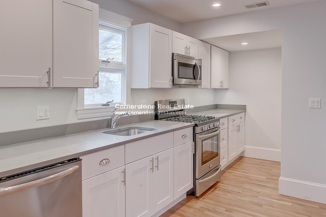 kitchen - Large 4 Bed 1 Bath, Central AC, New Kitchen and Bath, Duplex