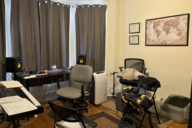 Bedroom - Room Available in 3 Bed! Available 9/1/26! Apartments