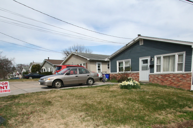 Front of house - Room for Rent Available NOW
