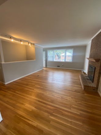 Living Room - 5BR/3FB House: Tons of Room/Close to Campus!