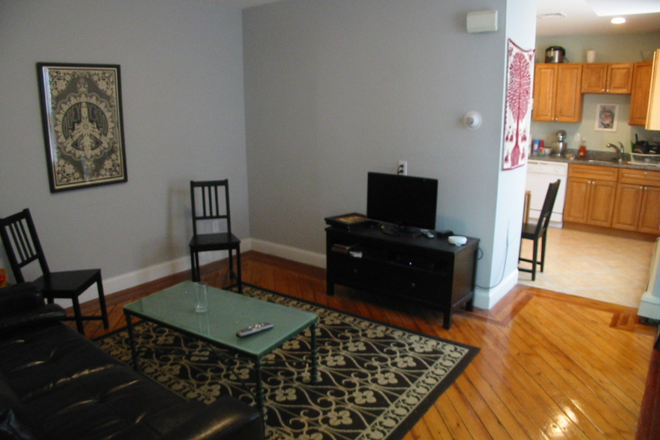 1 - Conveniently located duplex by the T. 3 bed or One bed with two home offices.