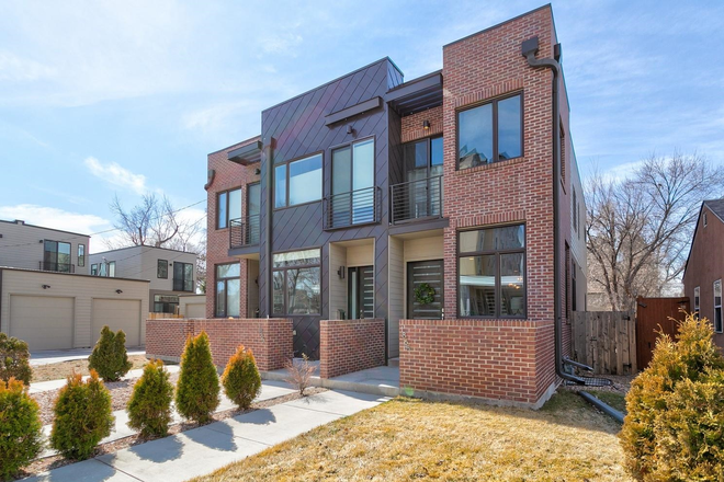 Exterior - 3 Bed 3.5 Townhouse directly accross from Campus