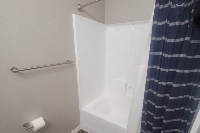 Bath 1 - 2Bd 2bath apartment in Del Mar