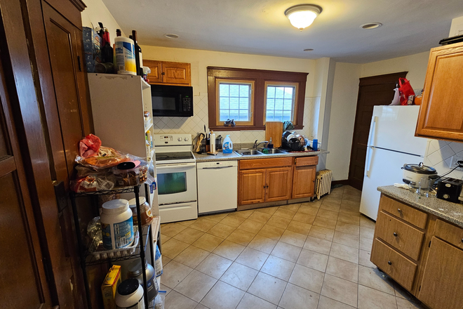 Call NOW for showings! 617-236-8600 - KIRKWOOD RD - CLEVELAND CRCL DUPLEX 7BR W/ BSMNT, YARD, EIK, 3 BATH, LNDRY IN BLDNG AVAIL *9/1/2026* Apartments