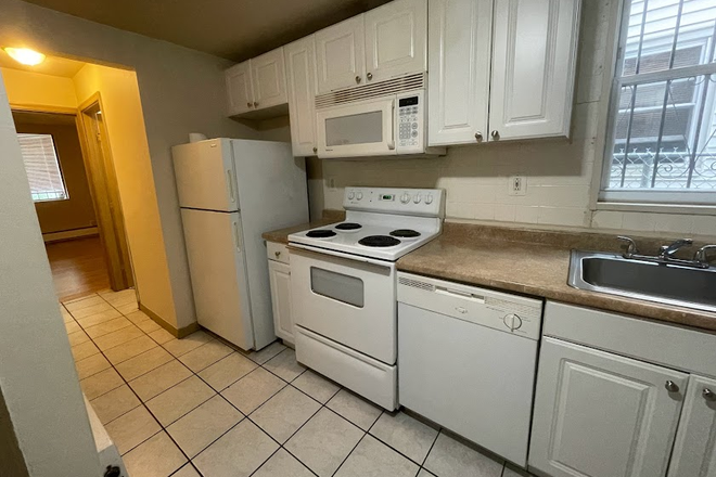 Kitchen - 2 Bed 1 Bath Apartment - First Floor Apt - Backyard - W/D - Dishwasher - Close to Drexel & Hospitals