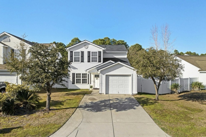 front of house - Beautiful 4 Bed 2.5 Bath Single Family Home all new fully renovated in Avalon, Myrtle Beach, SC!