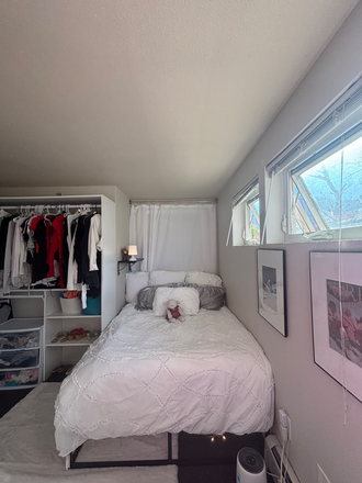 Bedroom - Boulder- The Hill Apartment Sublease – Great Location for CU Students
