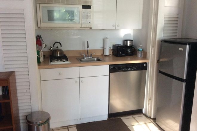 kitchen - Furnished 1BR apt-37B Palmer Sq W-Princeton