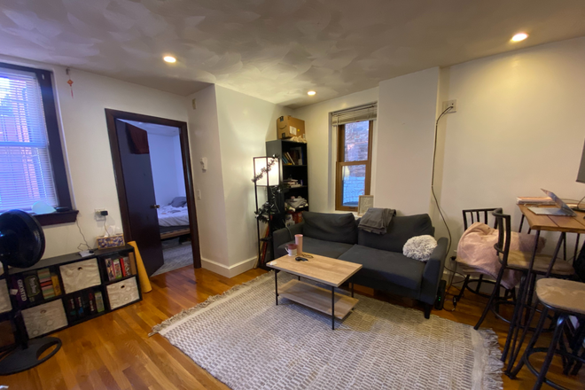 2 - SEPT 2025: North End. 1&2 Beds. Washer in Unit. Student OK Apartments