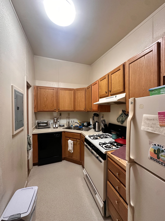 Kitchen - 1 bedroom puffton apartment sublet for Summer 2025