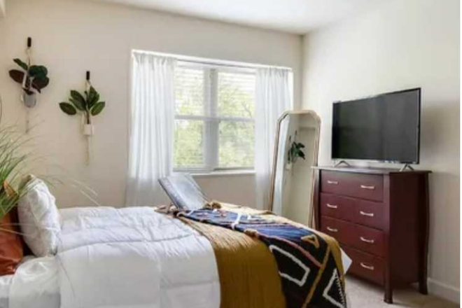 Bedroom - Towson Place Apartments