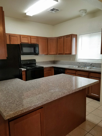 beautiful finishes - 2 fridges - Beautiful granite kitchen and large bedrooms  5 bed 3 bath single story home