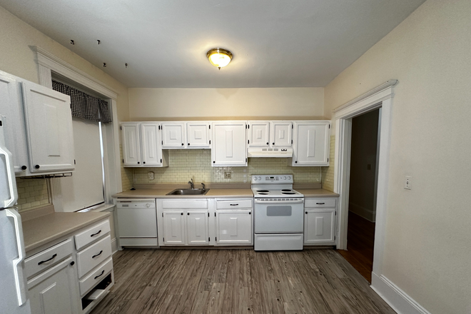 - - Walk to Harvard Med – Renovated 2 Bed / 2 Bath in Prime Location