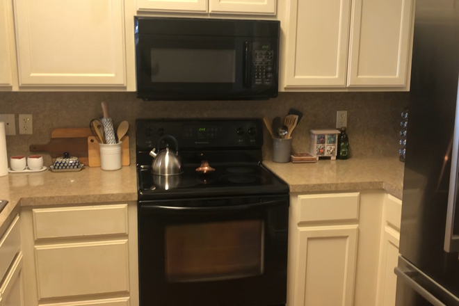 Kitchen - Looking for Roommate, Spring 2026, Close to Campus and Bus Route House