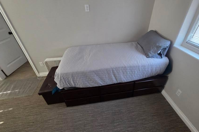 Bed W/ CABINETS - Renovated and Furnished Upstairs Rooms w/ shared Bathroom (UC Student Environment)