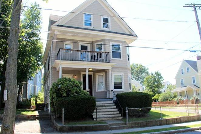 outside of the house - Summer 2026 Apartment w/ Fully Furnished Basement & Parking! Close to upper campus/picante