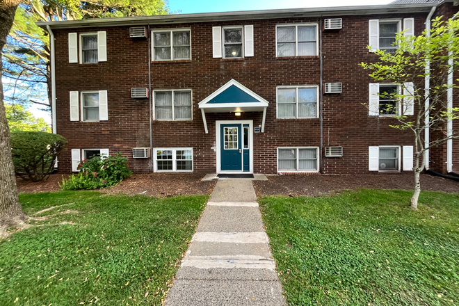 Outside of apartment building - Sugarloaf Estates Apartments