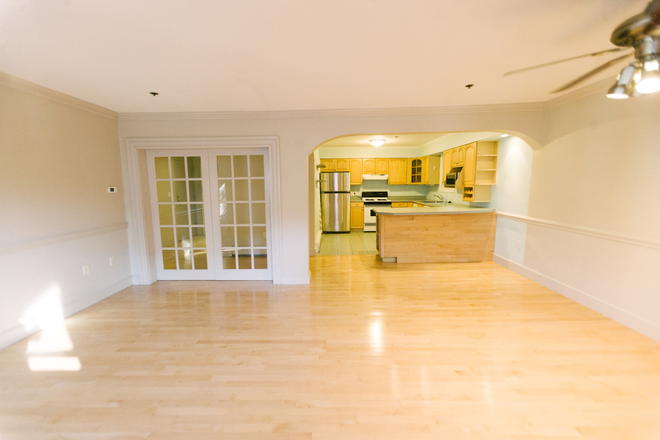dining room - 2 br - 1200 sf 2 BEDS 1.5 BATHS (CHARLESTOWN)