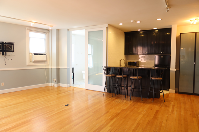 Studio corner unit - Historic Belvedere Studio | Utilities & Internet Included | Downtown SLC
