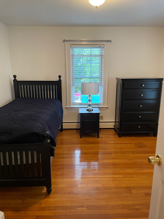 Bedroom - Beautiful 1 bedroom with private half bathroom near Fresh Pond, 8 minute bus to Harvard