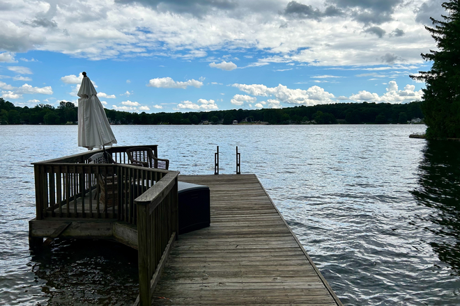 Dock on Columbia Lake - Waterfront Property Columbia Lakehouse