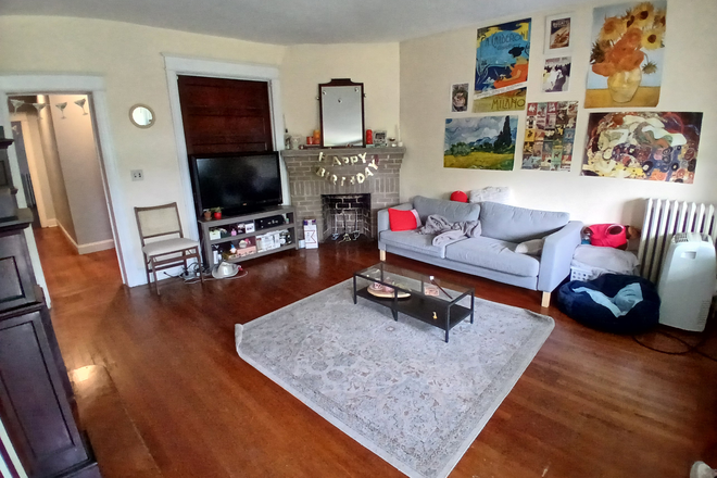 Living Room - 5 Bedroom, 3 Bath Fully Renovated Townhouse