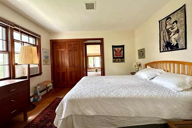Bedroom - Separate suite House
