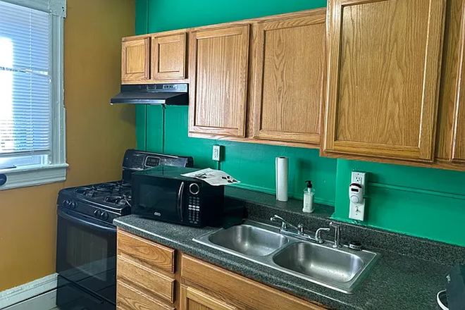 Kitchen (dishwasher is to the right) - 3 Bedroom, 1.5 bath near campus Townhome