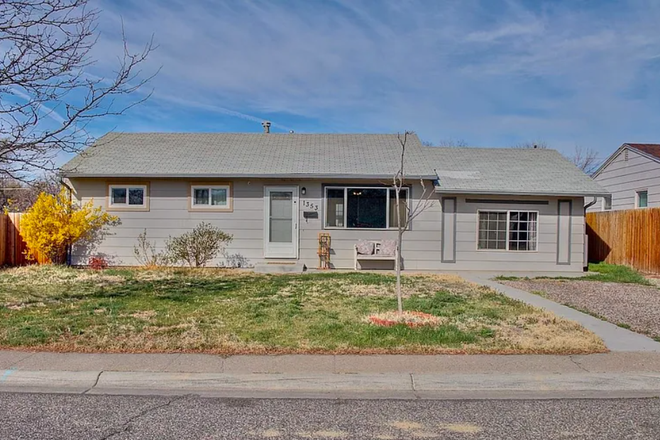 Front - 1353 N 22nd St