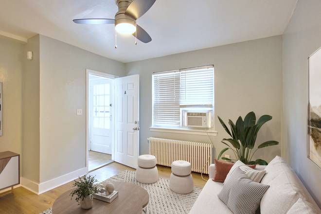 unit a living room (a) - Renovated, 1 bedroom in private 2 unit building close to HU campus! Duplex