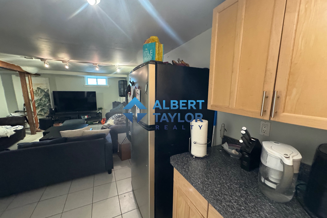 Wet Bar - Huge 6 Bed in Porter Square!!