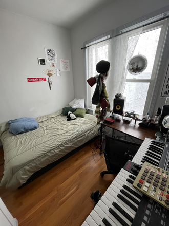 Bedroom - Summer Sublet (June 1st - 31st August) Apartments