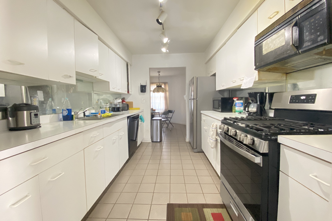 Kitchen - Furnished room-Fair Acre Ct-Princeton Townhome