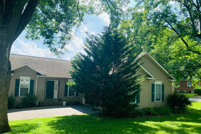 Photo - * RE-RENTAL AVAILABLE 10/30/25 *  3 Bedroom, 2 Bath House in Downtown Blacksburg