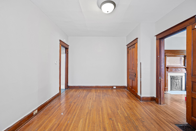 Living room - 2353 Stratford Ave House